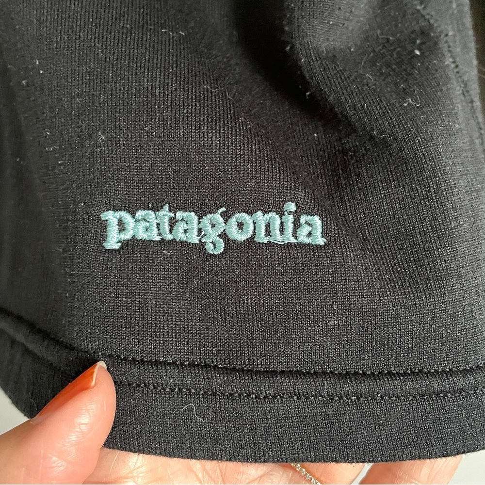 Patagonia Capilene 4 Thermal Weight Zip-Neck Pullover in Black - Small - Picture 4 of 11
